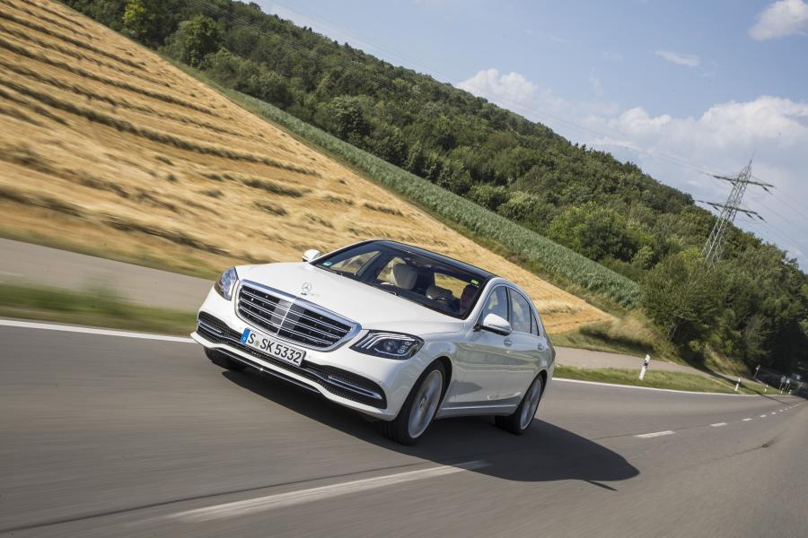  Mercedes-Benz S560 Lang 2017 года  (WW) (фото 10 из 50)
